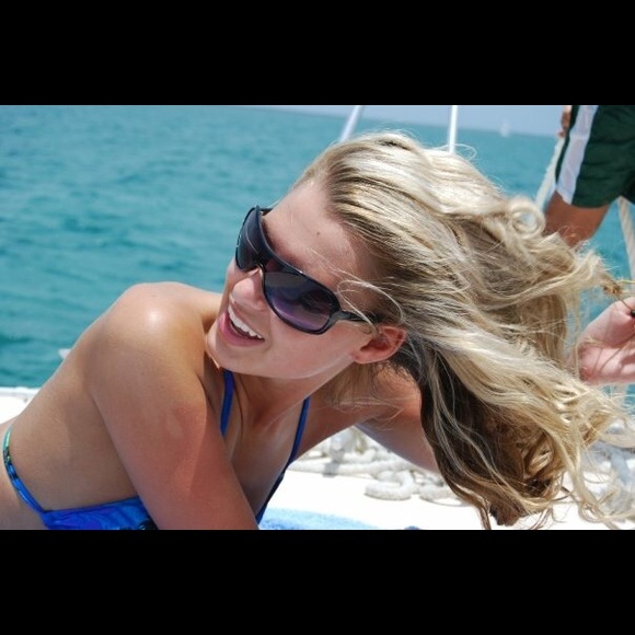 Meet your Posher, Liza - Picture 1 of 1